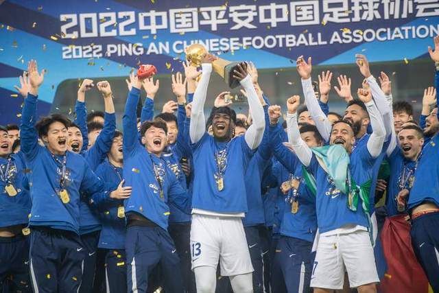 该片聚焦于现实题材，董润年导演以冷峻内敛的影像风格关注当代人情感话题，并深挖人性痛点，剖析现实生活本质